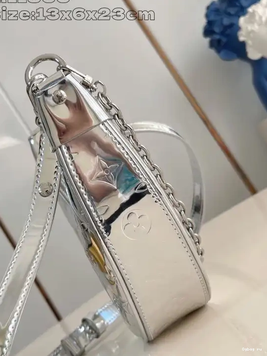 VUITTON LOUIS LOOP-23*13*6CM 0501